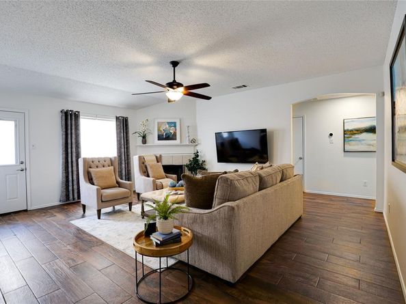 2733  Yoakum Street , Fort Worth Texas 76108