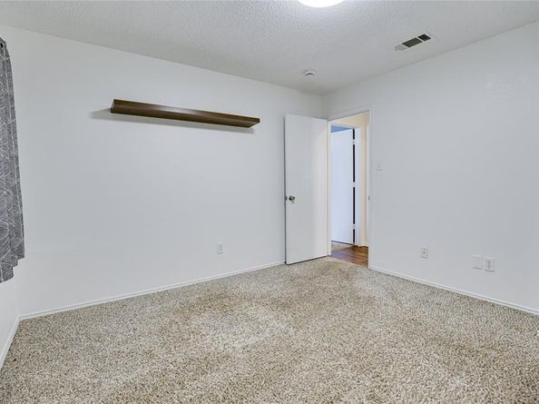 2733  Yoakum Street , Fort Worth Texas 76108