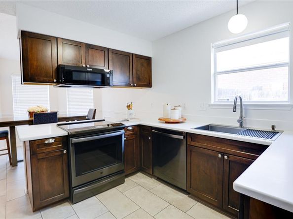 2733  Yoakum Street , Fort Worth Texas 76108