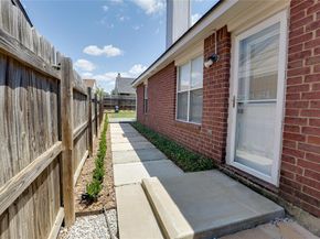 2733  Yoakum Street , Fort Worth Texas 76108