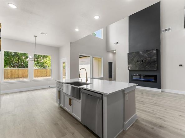 4111  Pringle Drive , Dallas Texas 75212