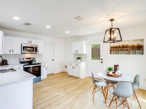 1422  Eastview Drive , Garland Texas 75040