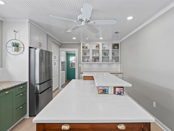 2239  6th Avenue , Fort Worth Texas 76110