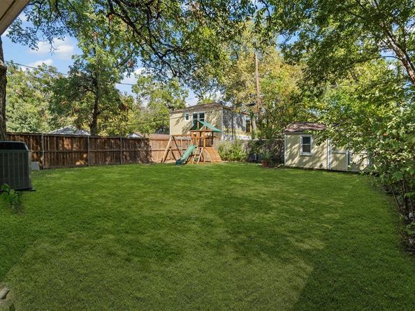 2239  6th Avenue , Fort Worth Texas 76110