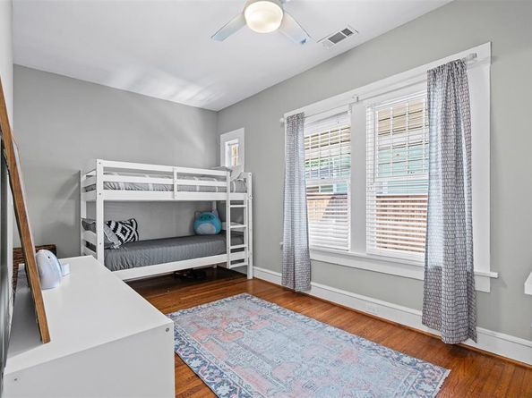 2239  6th Avenue , Fort Worth Texas 76110