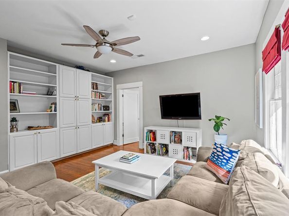 2239  6th Avenue , Fort Worth Texas 76110