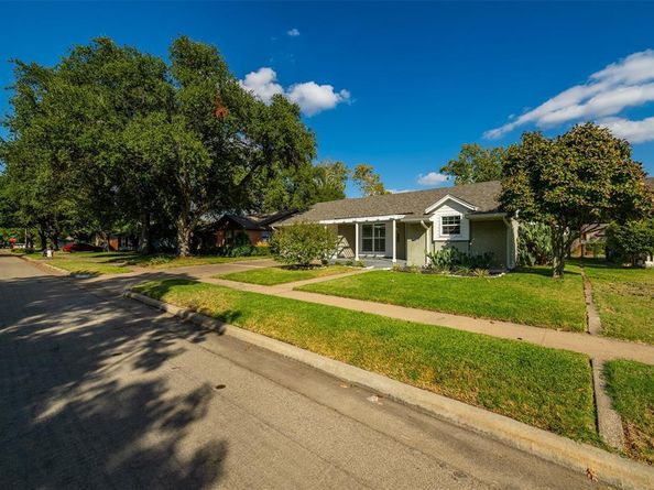 8718  Hackney Lane , Dallas Texas 75238