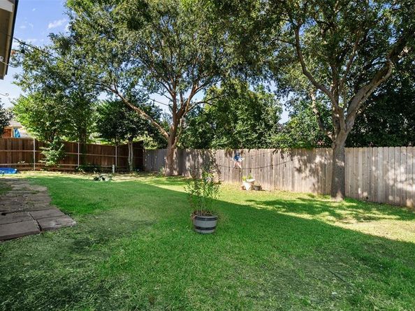 18  Zachary Court , Mansfield Texas 76063
