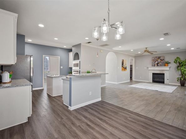 18  Zachary Court , Mansfield Texas 76063