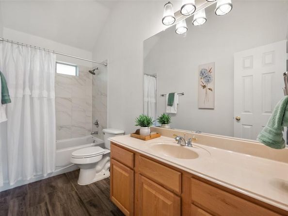 18  Zachary Court , Mansfield Texas 76063
