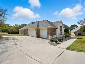 2947  Muirfield Avenue , Grand Prairie Texas 75104