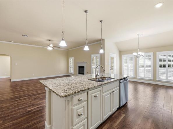 2947  Muirfield Avenue , Grand Prairie Texas 75104