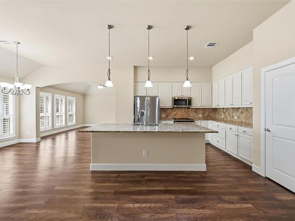 2947  Muirfield Avenue , Grand Prairie Texas 75104