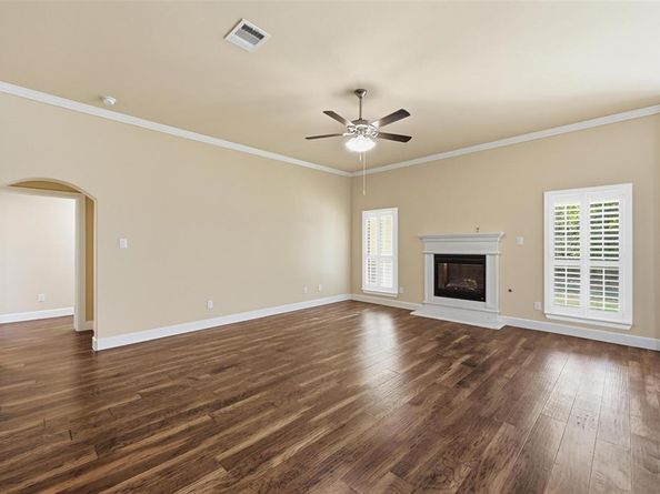 2947  Muirfield Avenue , Grand Prairie Texas 75104
