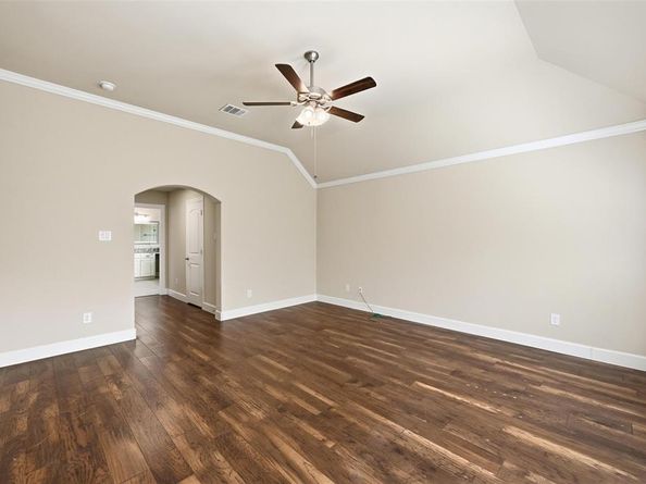 2947  Muirfield Avenue , Grand Prairie Texas 75104