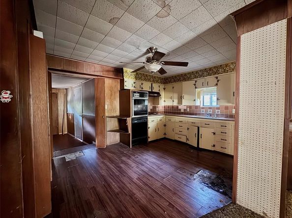 1211  Lindsey Street , Denton Texas 76205
