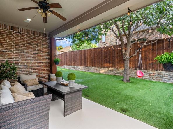 2235  Forest Hollow Park , Dallas Texas 75228