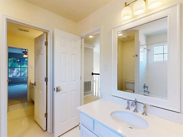 2725  Green Oak Court , Highland Village Texas 75077