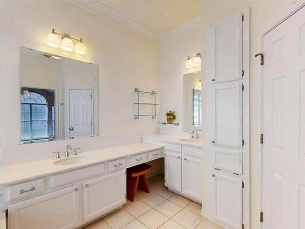 2725  Green Oak Court , Highland Village Texas 75077