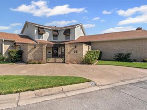 32  One Main Place , Benbrook Texas 76126