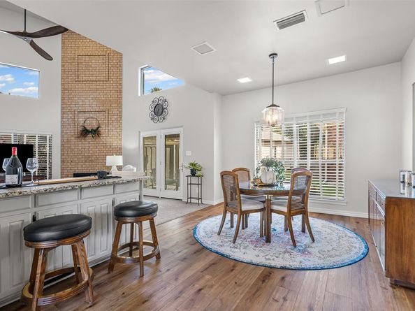 32  One Main Place , Benbrook Texas 76126