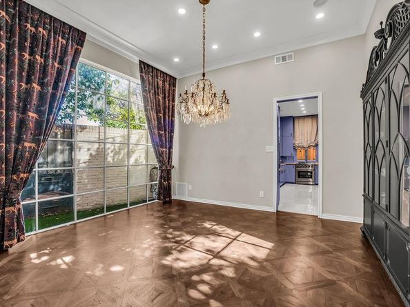 3802 S Versailles Avenue , Dallas Texas 75209