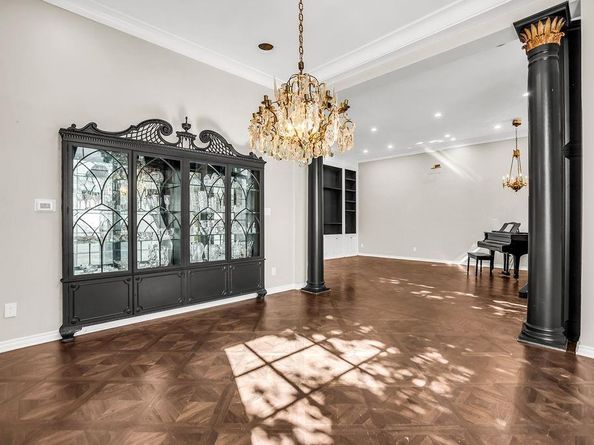 3802 S Versailles Avenue , Dallas Texas 75209