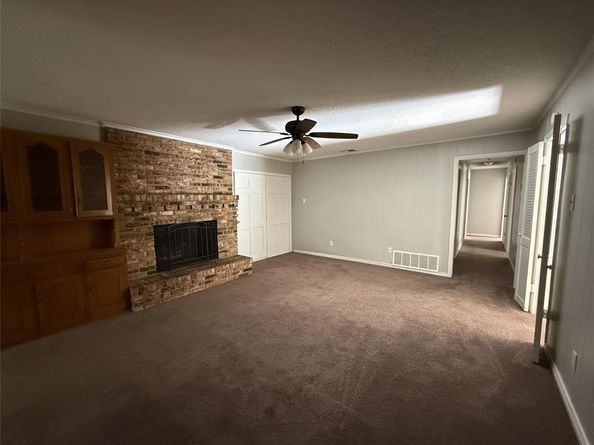 301  Lakewood Drive , DeSoto Texas 75115