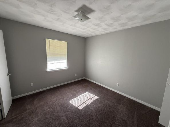 301  Lakewood Drive , DeSoto Texas 75115