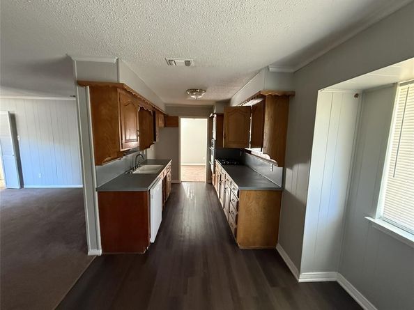 301  Lakewood Drive , DeSoto Texas 75115