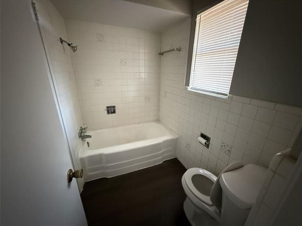 301  Lakewood Drive , DeSoto Texas 75115