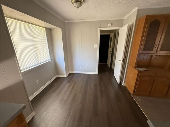 301  Lakewood Drive , DeSoto Texas 75115