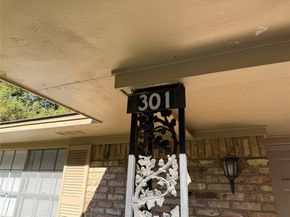 301  Lakewood Drive , DeSoto Texas 75115