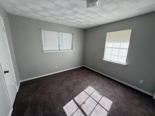 301  Lakewood Drive , DeSoto Texas 75115