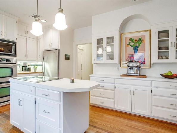 1929  Forest Park Boulevard , Fort Worth Texas 76110