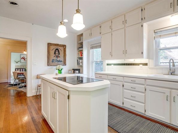 1929  Forest Park Boulevard , Fort Worth Texas 76110