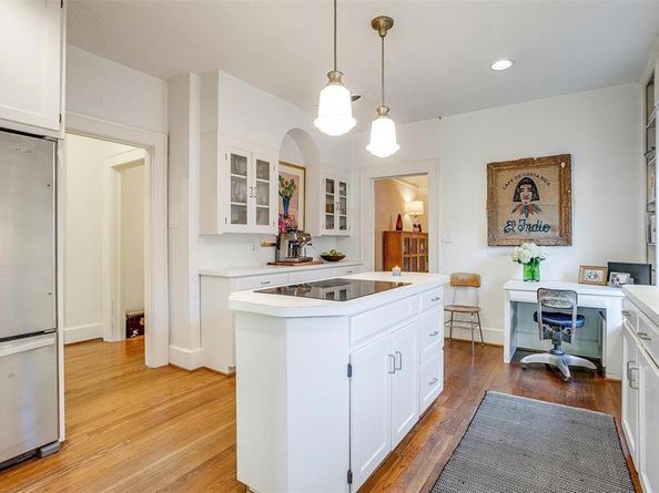 1929  Forest Park Boulevard , Fort Worth Texas 76110