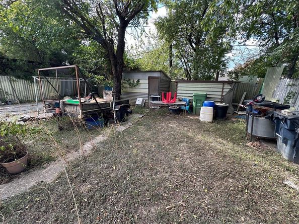 2613  Hale Avenue , Fort Worth Texas 76106