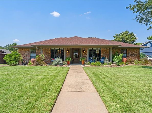 3217  Rolling Knoll Drive , Farmers Branch Texas 75234