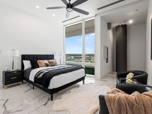 2408  Victory Park Lane  1140, Dallas Texas 75219