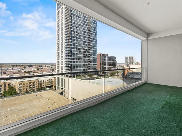 2408  Victory Park Lane  1140, Dallas Texas 75219