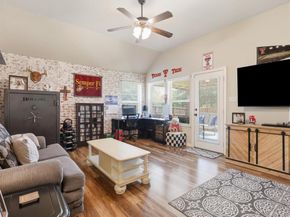 100  Valle Court , Azle Texas 76020