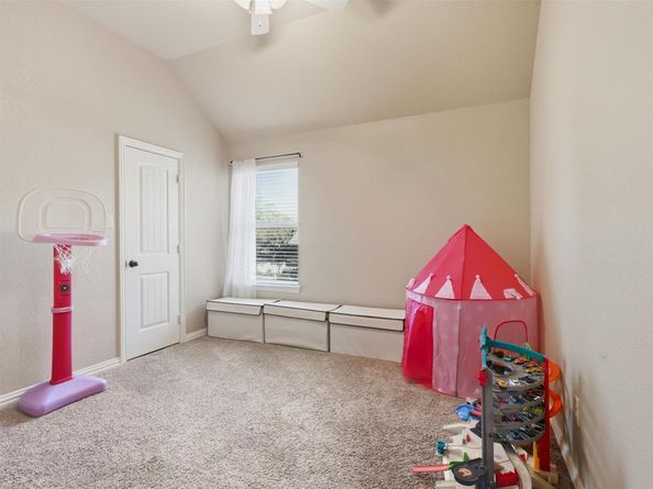 100  Valle Court , Azle Texas 76020