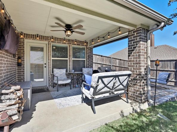 100  Valle Court , Azle Texas 76020