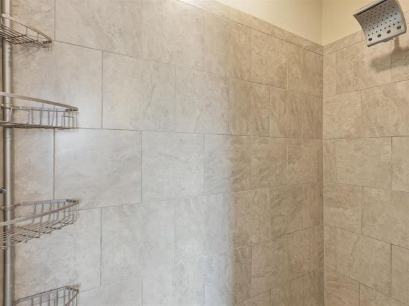 100  Valle Court , Azle Texas 76020