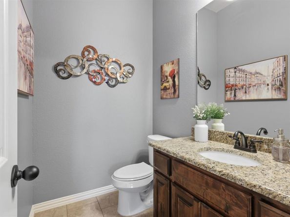 100  Valle Court , Azle Texas 76020