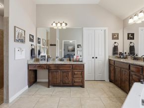 100  Valle Court , Azle Texas 76020