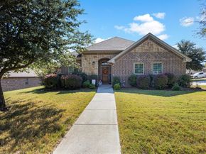 100  Valle Court , Azle Texas 76020