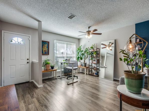 5723  Russcrest Drive , Dallas Texas 75227