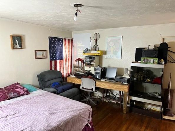 403 N Tennant Street , Dallas Texas 75208